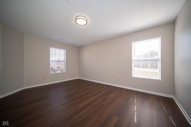 Building Photo - 1566 Howell Dr