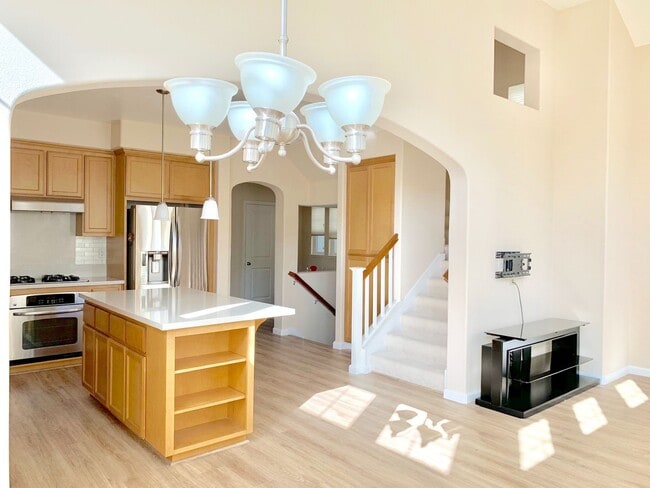 Building Photo - Perfect Shape Large 3 Story Single Family ...