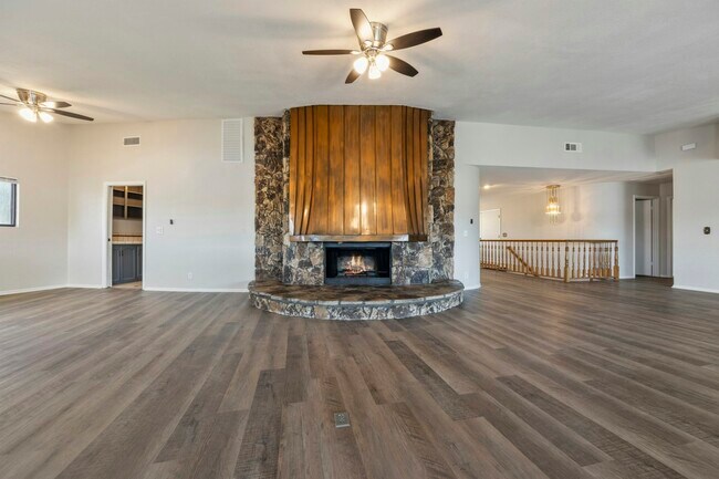 Building Photo - 29611 Bonanza Pl