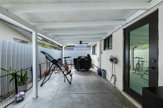 Building Photo - 30 NW 56th Ct