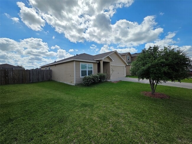 Building Photo - 723 Crystal Lakes Dr