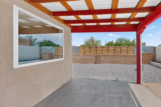 Building Photo - 5748 Pinon Flats Rd NW