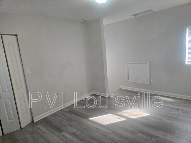 Building Photo - 616 N 28th St