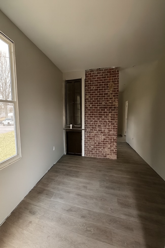 Building Photo - 433 Penn Ave