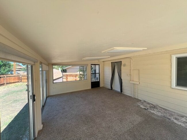 Building Photo - Three Bedroom Home In Northwest Reno.