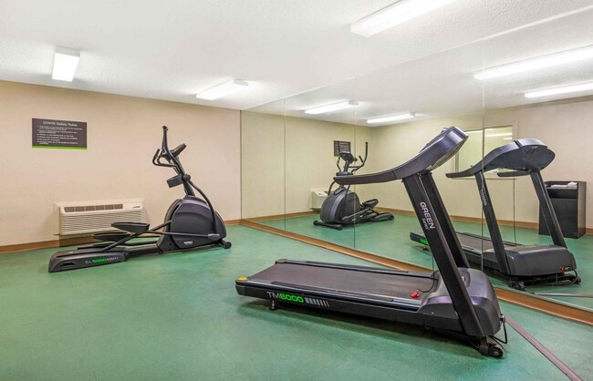 Building Photo - Furnished Studio-Fort Lauderdale - Cypress Creek - NW 6th Way