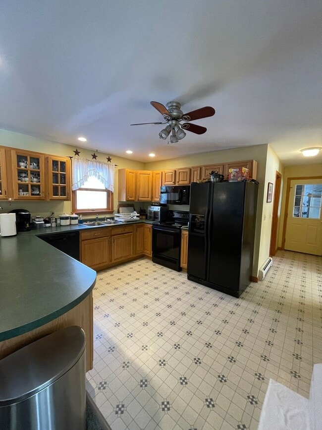 Building Photo - New listing!! A beautiful 3 bedroom 2.5 ba...