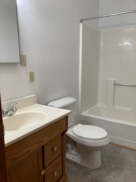 Building Photo - 258 Blue Prince Rd