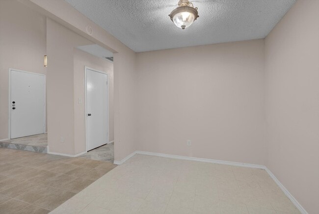 Building Photo - 5867 Village Forest Ct
