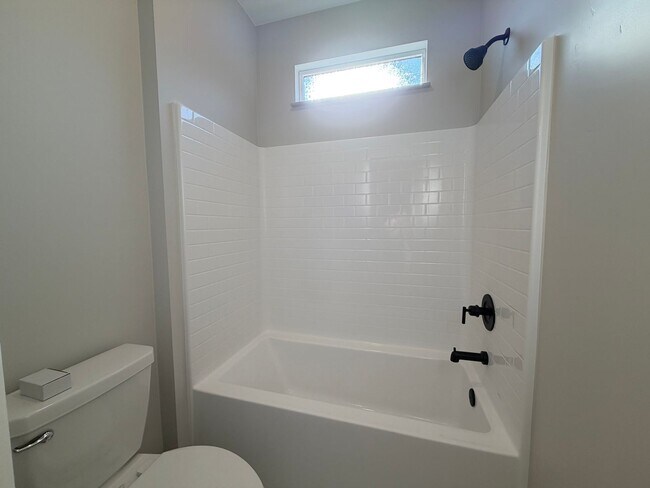 Building Photo - 608 Hemsworth Ln