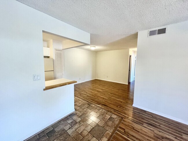 Building Photo - 1000 NW 13th St