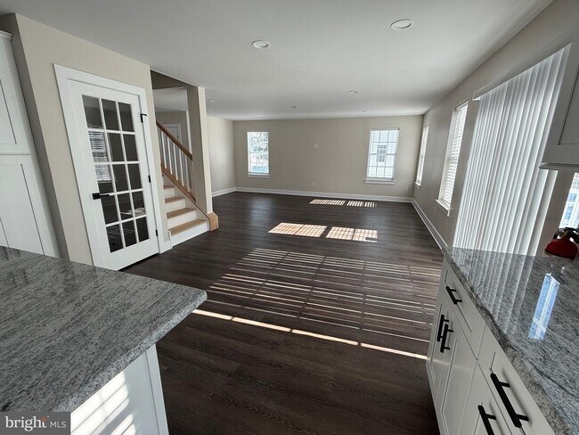 Building Photo - 114 Isabella Dr