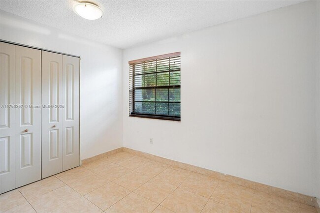 Building Photo - 3553 Magellan Cir