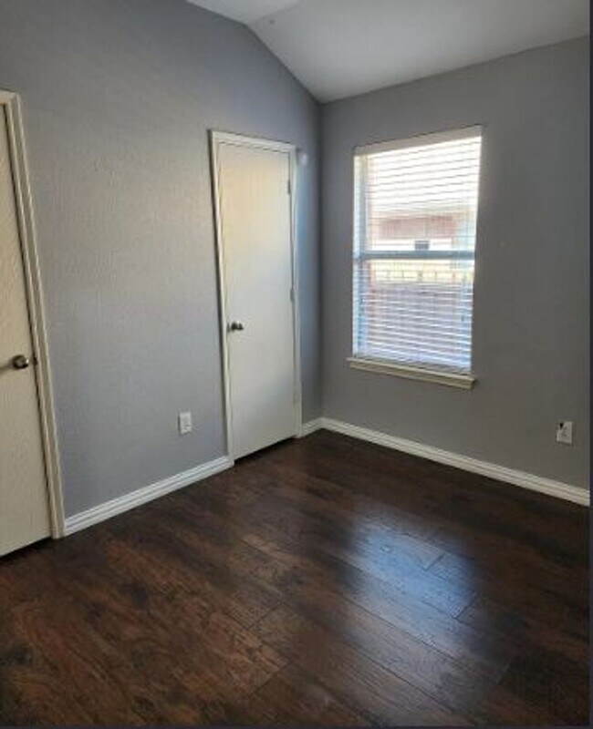 Building Photo - 2848 Trailhouse Dr