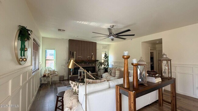 Building Photo - 45105 W Horse Mesa Rd