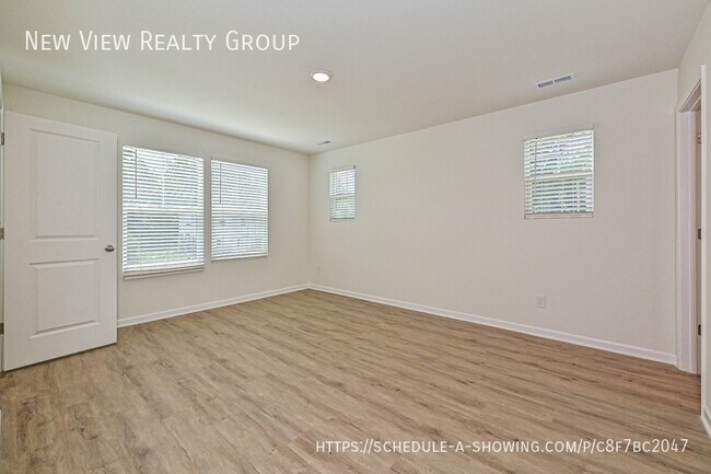 Building Photo - 1725 E Cloaninger Ave
