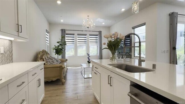 Building Photo - 120 Yugen