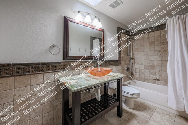 Building Photo - 8556 E Keim Dr