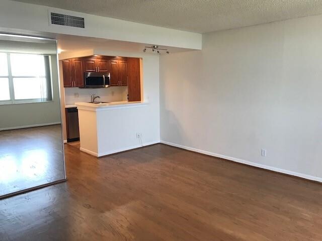 Building Photo - 111 Briny Ave