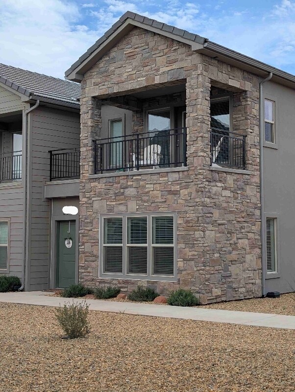 Building Photo - 350 W Old Hwy 91