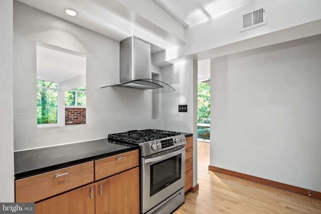 Building Photo - 2227 Glasgow Rd