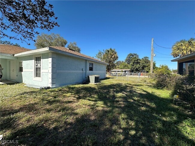 Building Photo - 3120 Economy St