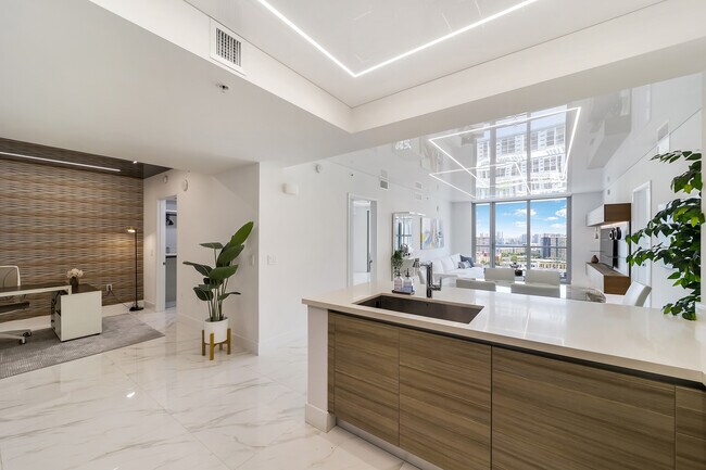 Building Photo - 300 Sunny Isles Blvd