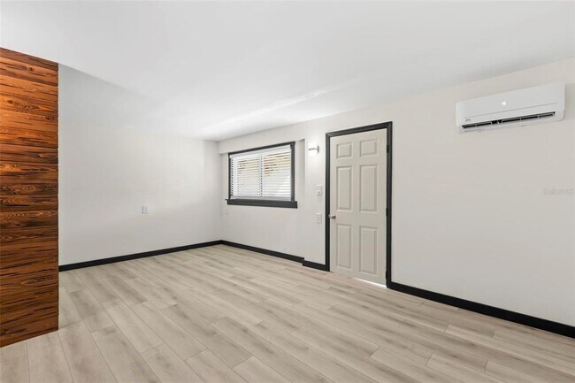 Building Photo - 255 Capri Cir N