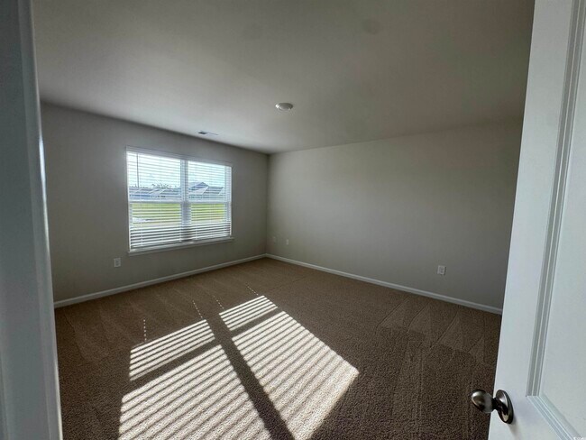 Building Photo - 403 Acosta Cir