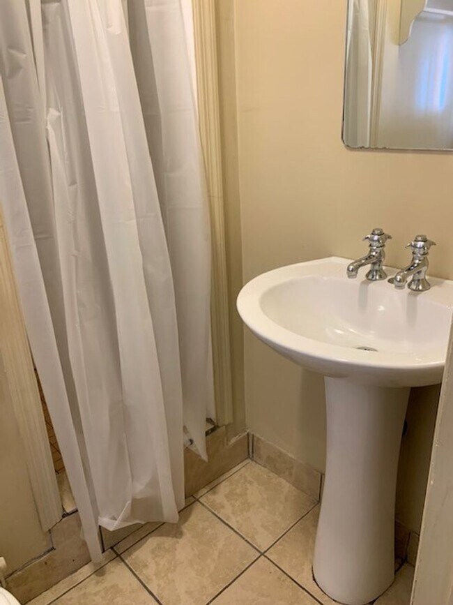 Building Photo - 275 Herr St