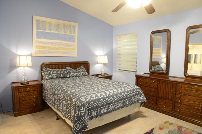 Building Photo - 7557 Lexington Club Blvd