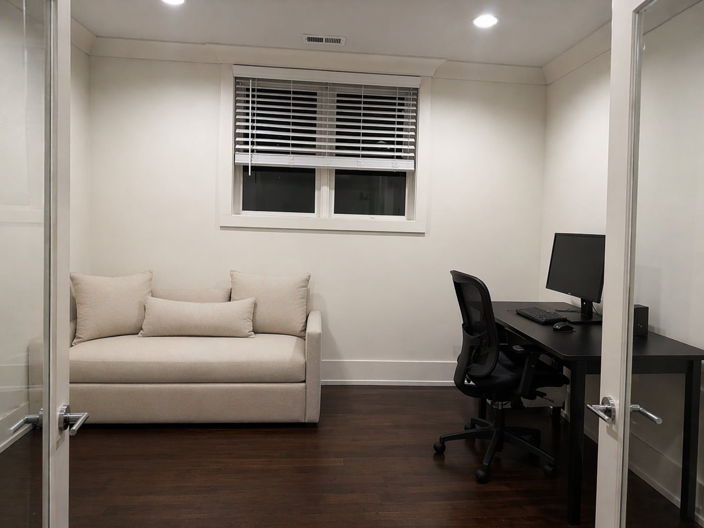 Building Photo - 4021 S Ellis Ave