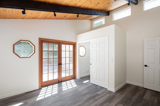 Building Photo - 3658 Lawnwood Ct