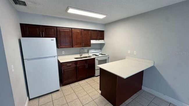 Building Photo - 2920 SE 50th Ct