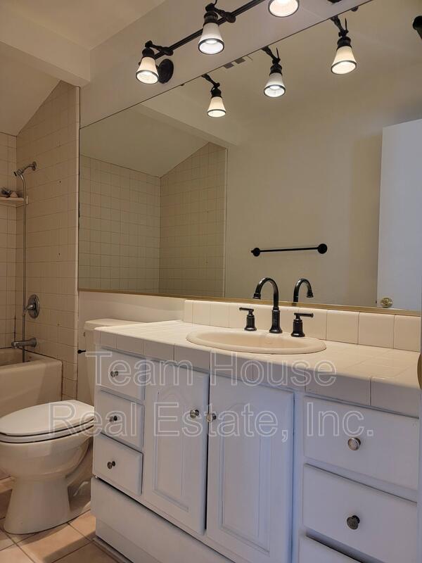 Building Photo - 23423 Vía Boscana