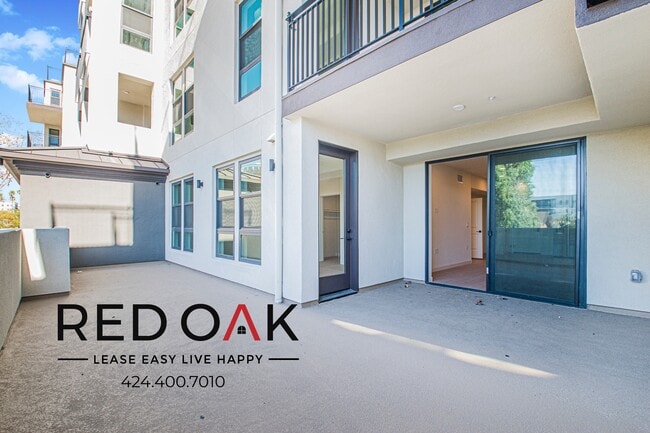 Building Photo - 856 S Gramercy Dr