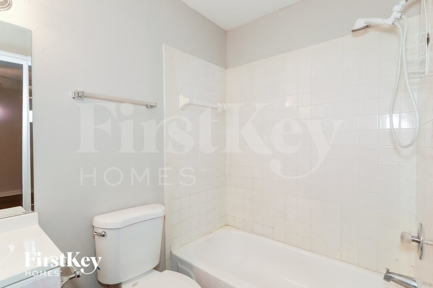 Building Photo - 14905 SE 25 Pl