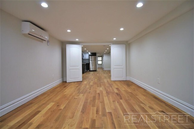 Floorplan - 1074 Halsey Street