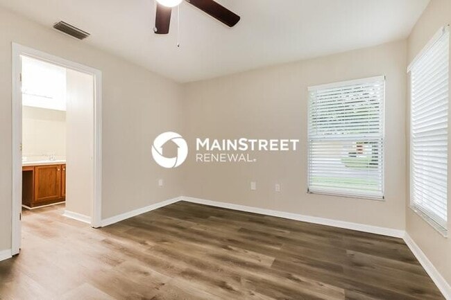 Building Photo - 3 Bedroom Pet-Friendly Home in Seffner, FL with Main Street Renewal