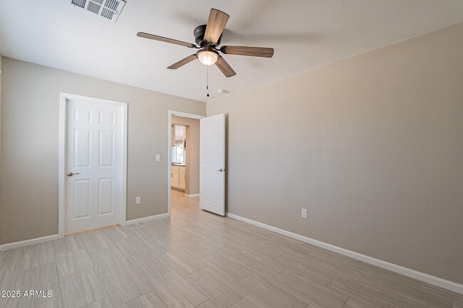 Building Photo - 1274 E Hermosa Dr