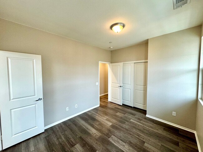 Building Photo - Spacious 4BD/3.5BA Townhome in Oceanside with Community Pool, 2-Car Garage & Covered Balcony