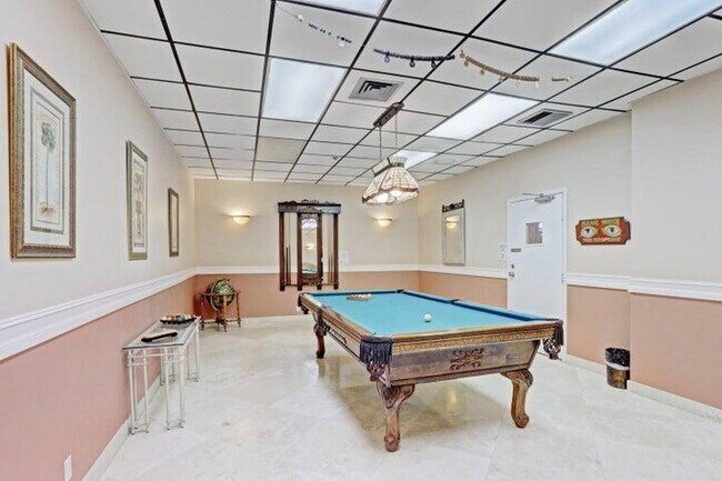 Building Photo - 5440 N Ocean Dr