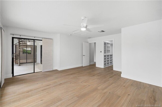 Building Photo - 1750 SW Coxswain Pl