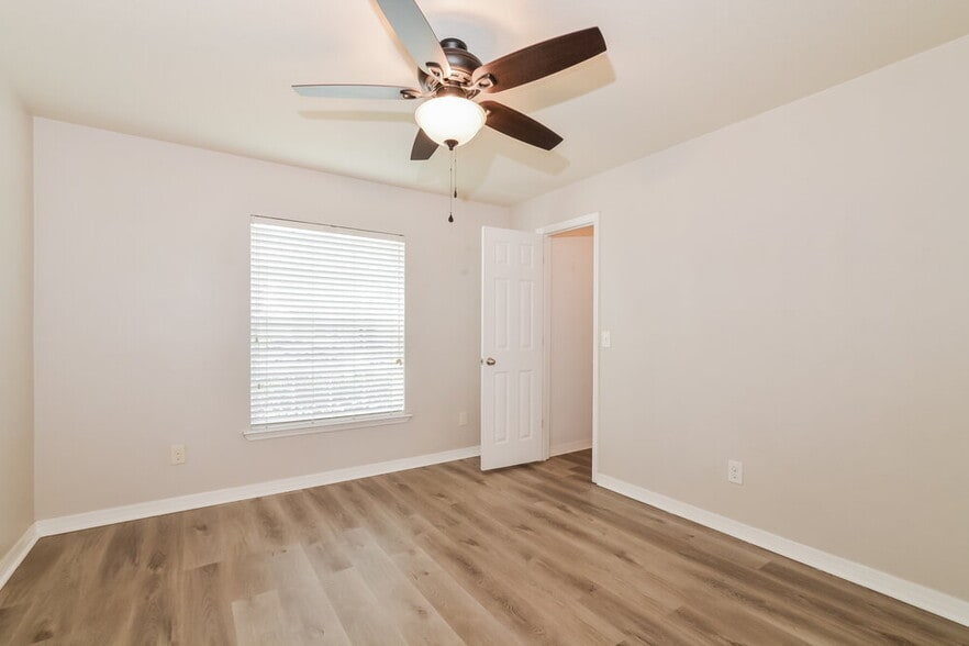 Building Photo - 907 Muirwood Way