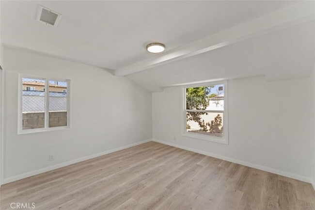 Building Photo - 14722 Strathern St