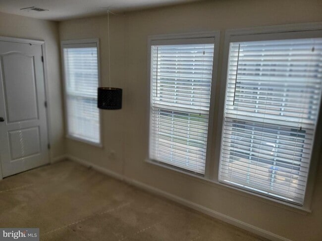 Building Photo - 25117 Sweet Myrtle Square