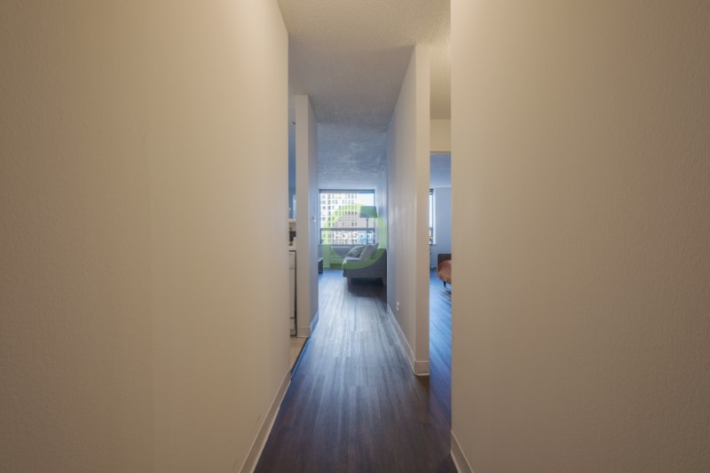 Building Photo - 452 E Ohio St