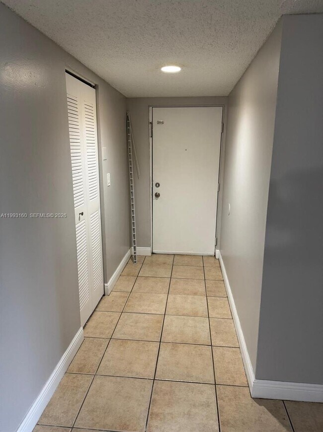 Building Photo - 5780 Rock Island Rd