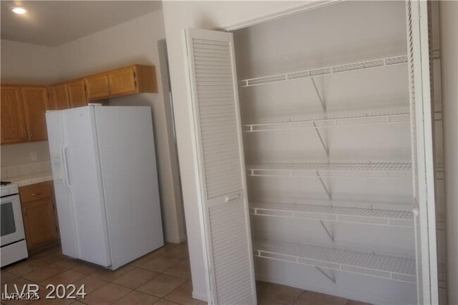 Building Photo - 6665 Golden Pond Cir
