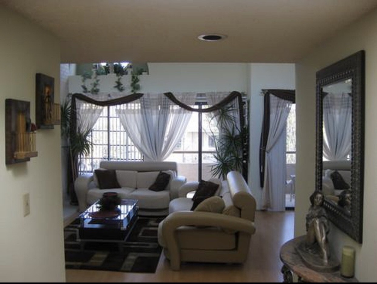 Building Photo - 441 E San Jose Ave